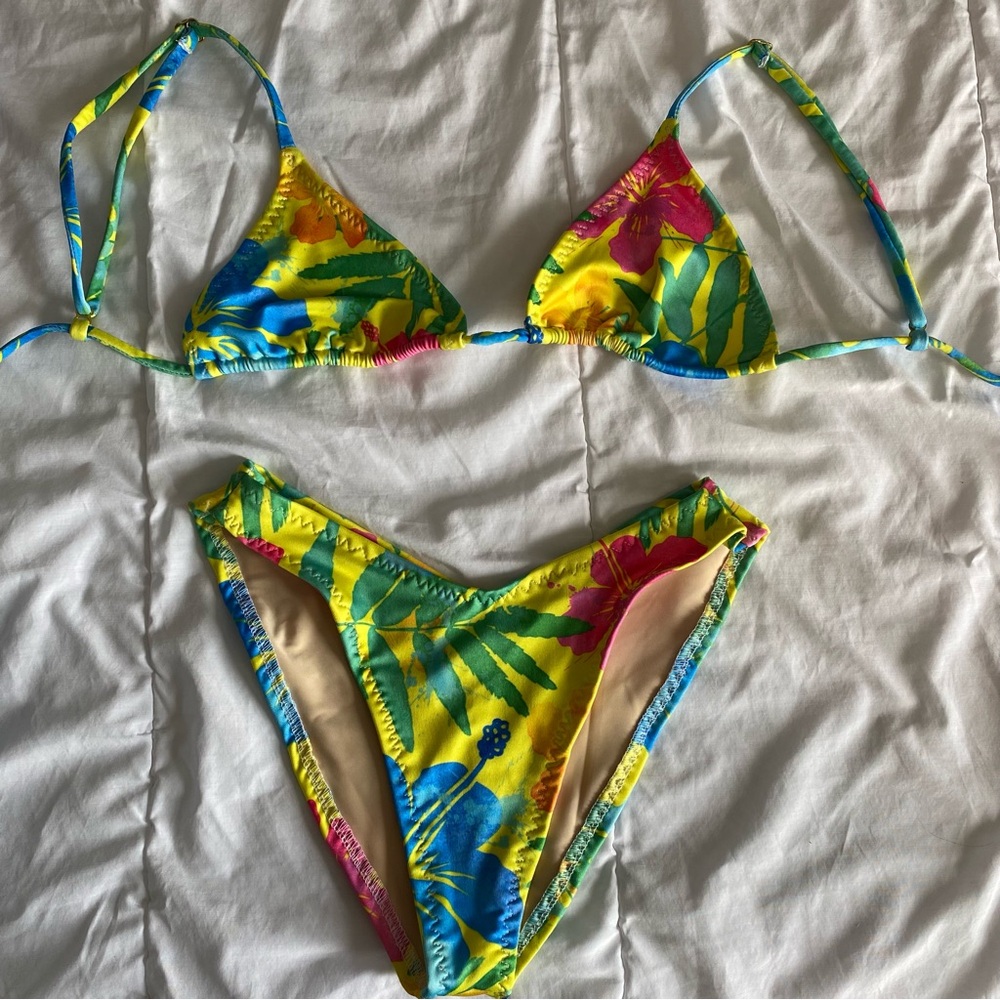 Tropical print bikini set